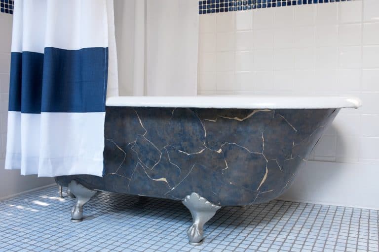 Clawfoot Bathtub with Platinum Claw Feet, How To Hang A Shower Curtain Around A Clawfoot Tub?