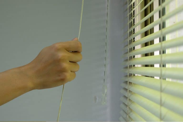 Folding a plastic sun blinds, How To Lower Blinds With 6 Strings