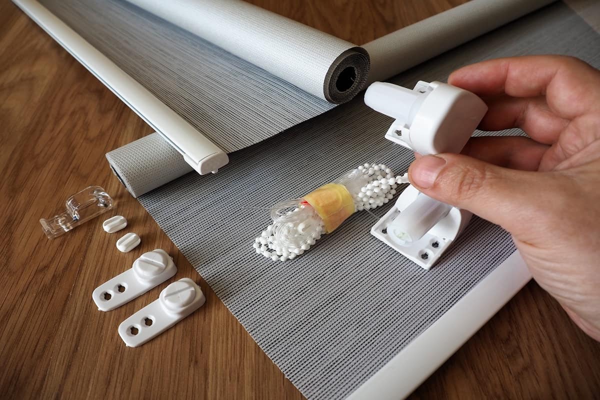 How To Lubricate Roller Blinds - Roller blinds and their parts. Installation of new blinds.